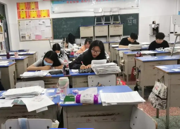 打破传统讲堂壁垒让师友合作成为提升教学质量