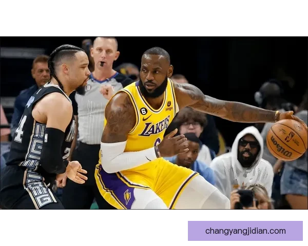 2009年湖人对决热火经典完整版回顾巨星碰撞之夜全场高光 2009年湖人对决热火经典完整版回顾巨星碰撞之夜全场高光